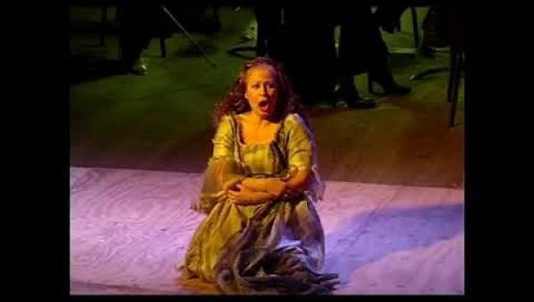 Puccini - Manon Lescaut - Sola perduta abbandonata - Haydee Dabusti - International Lyrical Singer