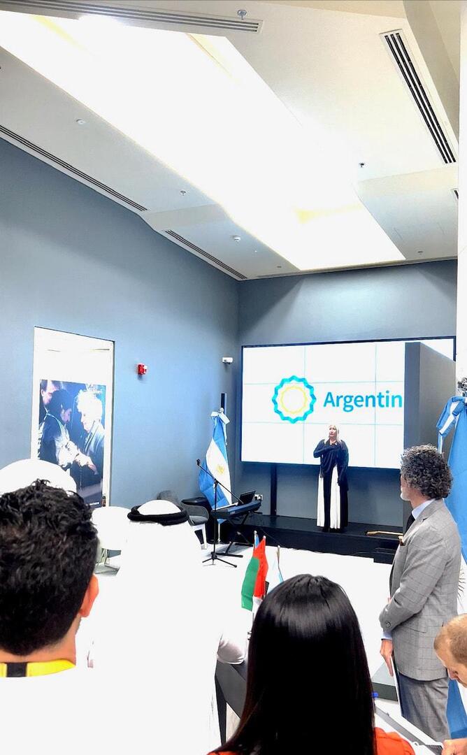Haydée Dabusti was chosen to represent La Republuca Argentina at Expo2020Dubai in the Argentina Pavilion singing the Emirates National Anthem in Arabic language and the Argentinian National Anthem.